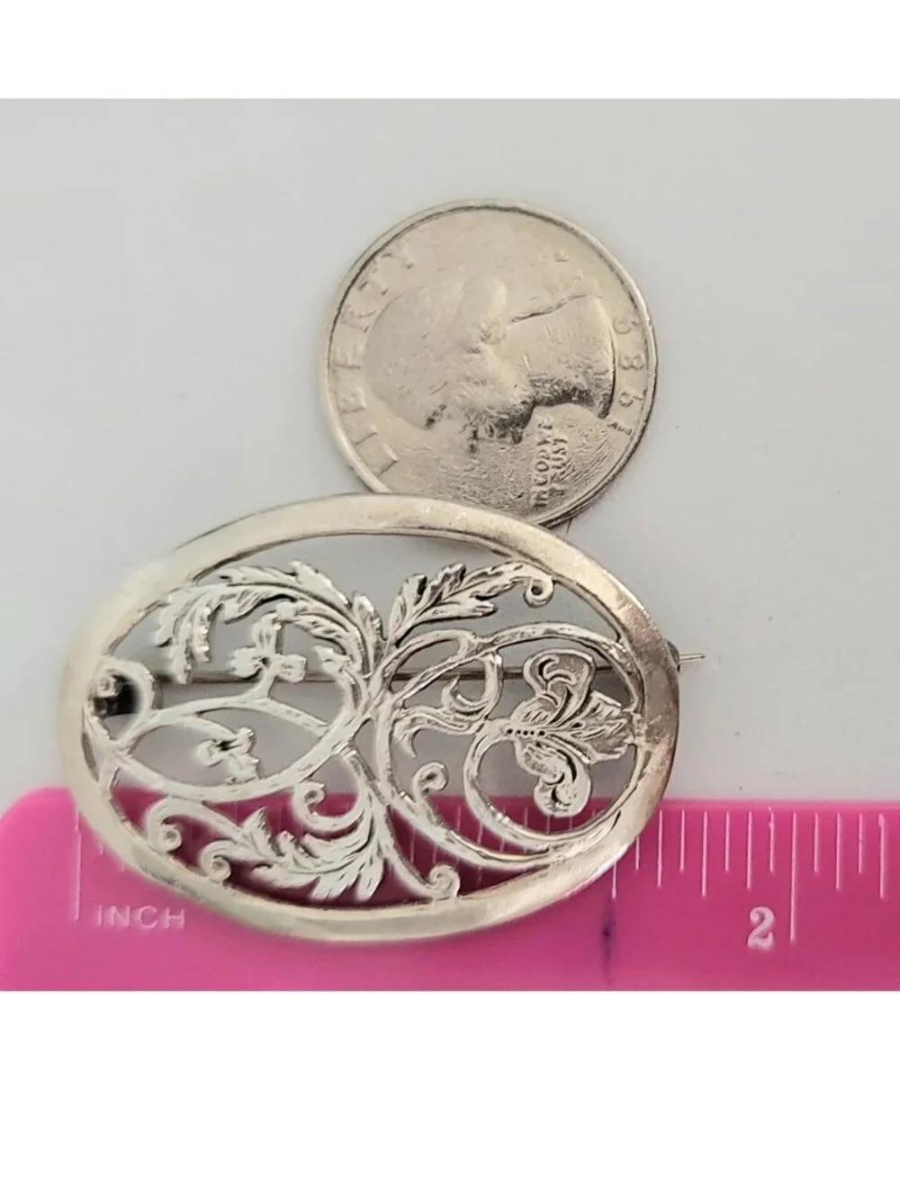 Sterling Silver Oval Cut Out Floral Brooch Pin, M31